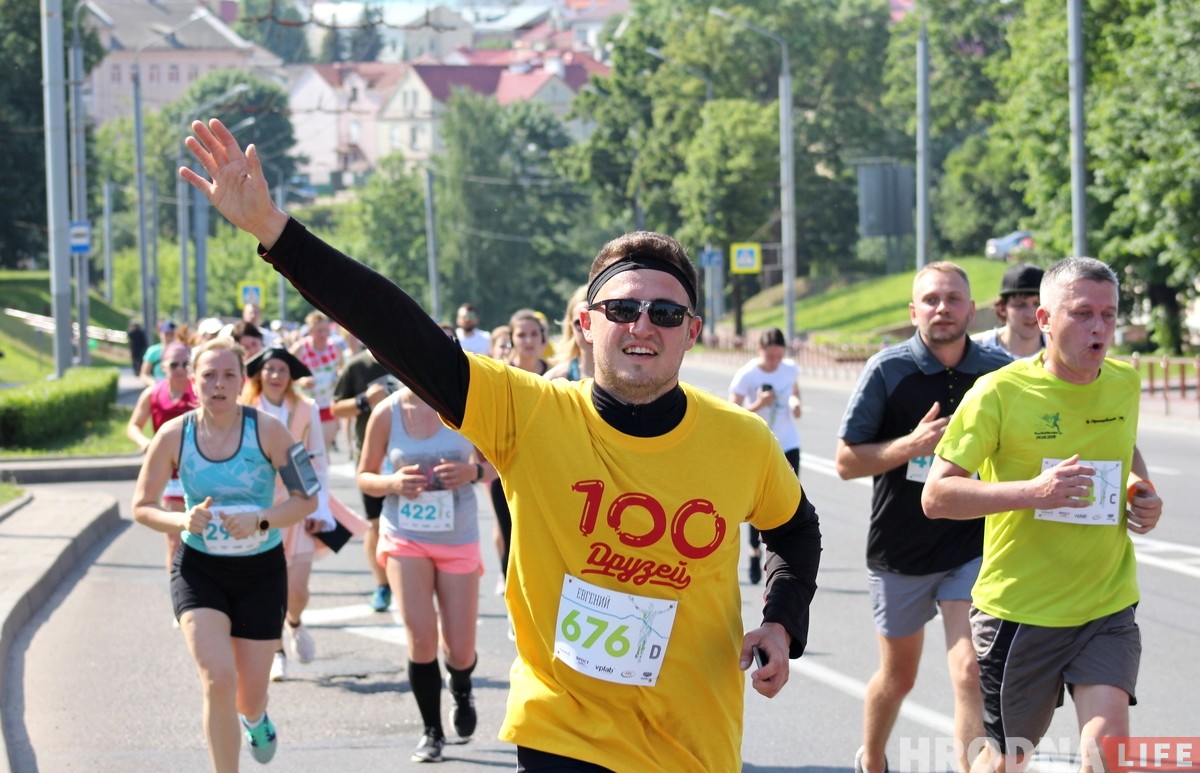 Трэцяя "Гарадзенская вандроўка” прайшла па вуліцах Гродна (ШУКАЙЦЕ СЯБЕ) Трэцяя "Гарадзенская вандроўка” прайшла па вуліцах Гродна (ШУКАЙЦЕ СЯБЕ)