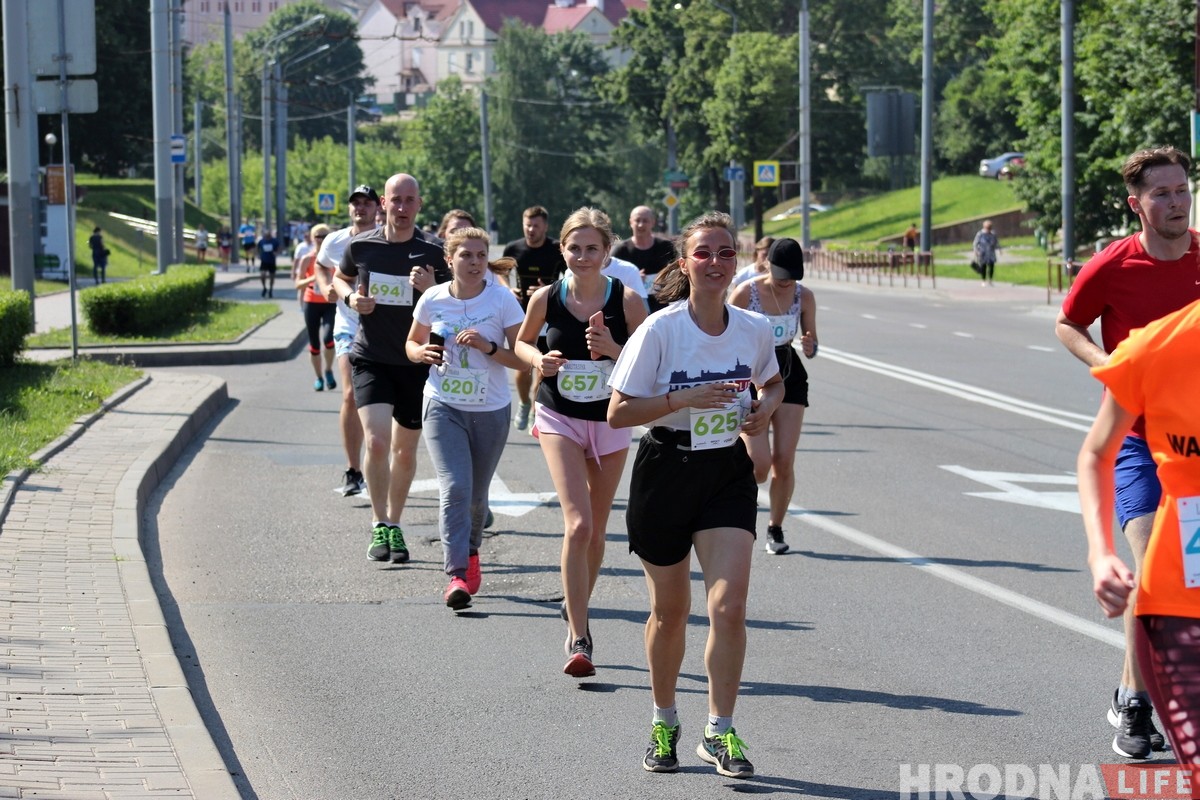 Трэцяя "Гарадзенская вандроўка” прайшла па вуліцах Гродна (ШУКАЙЦЕ СЯБЕ) Трэцяя "Гарадзенская вандроўка” прайшла па вуліцах Гродна (ШУКАЙЦЕ СЯБЕ)