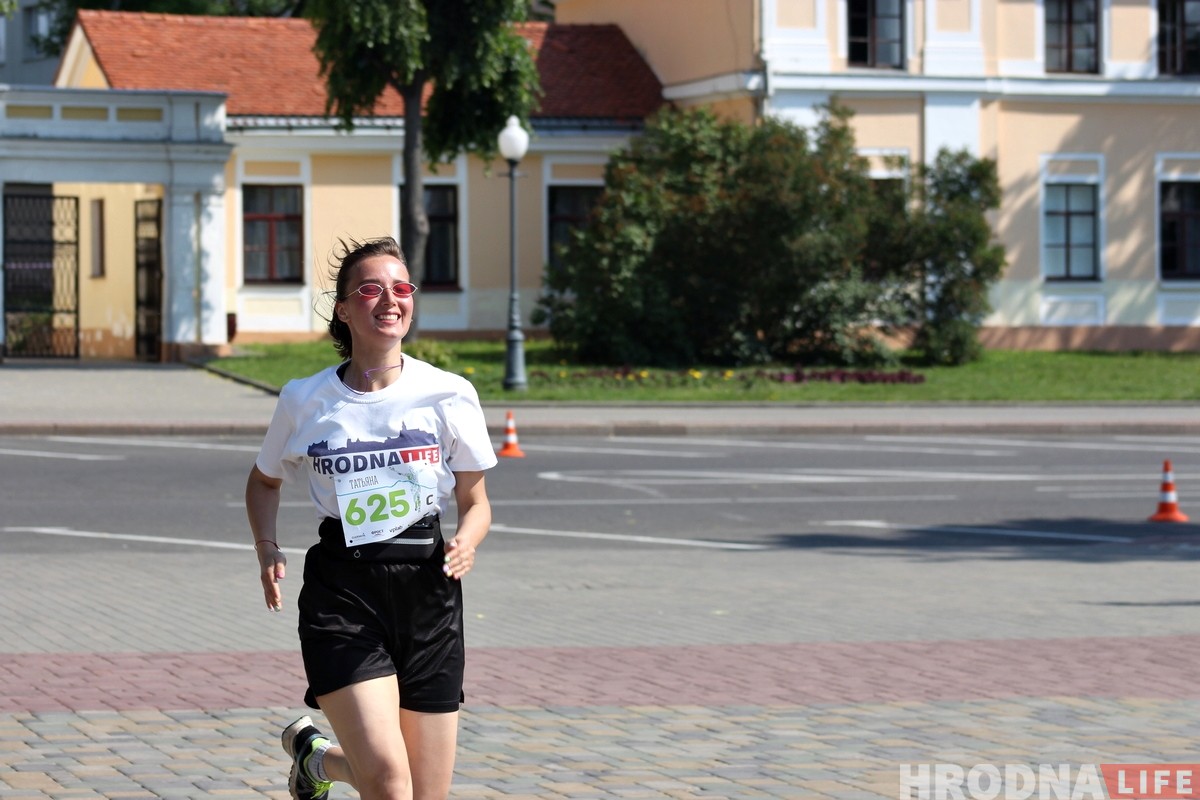 Трэцяя "Гарадзенская вандроўка” прайшла па вуліцах Гродна (ШУКАЙЦЕ СЯБЕ) Трэцяя "Гарадзенская вандроўка” прайшла па вуліцах Гродна (ШУКАЙЦЕ СЯБЕ)