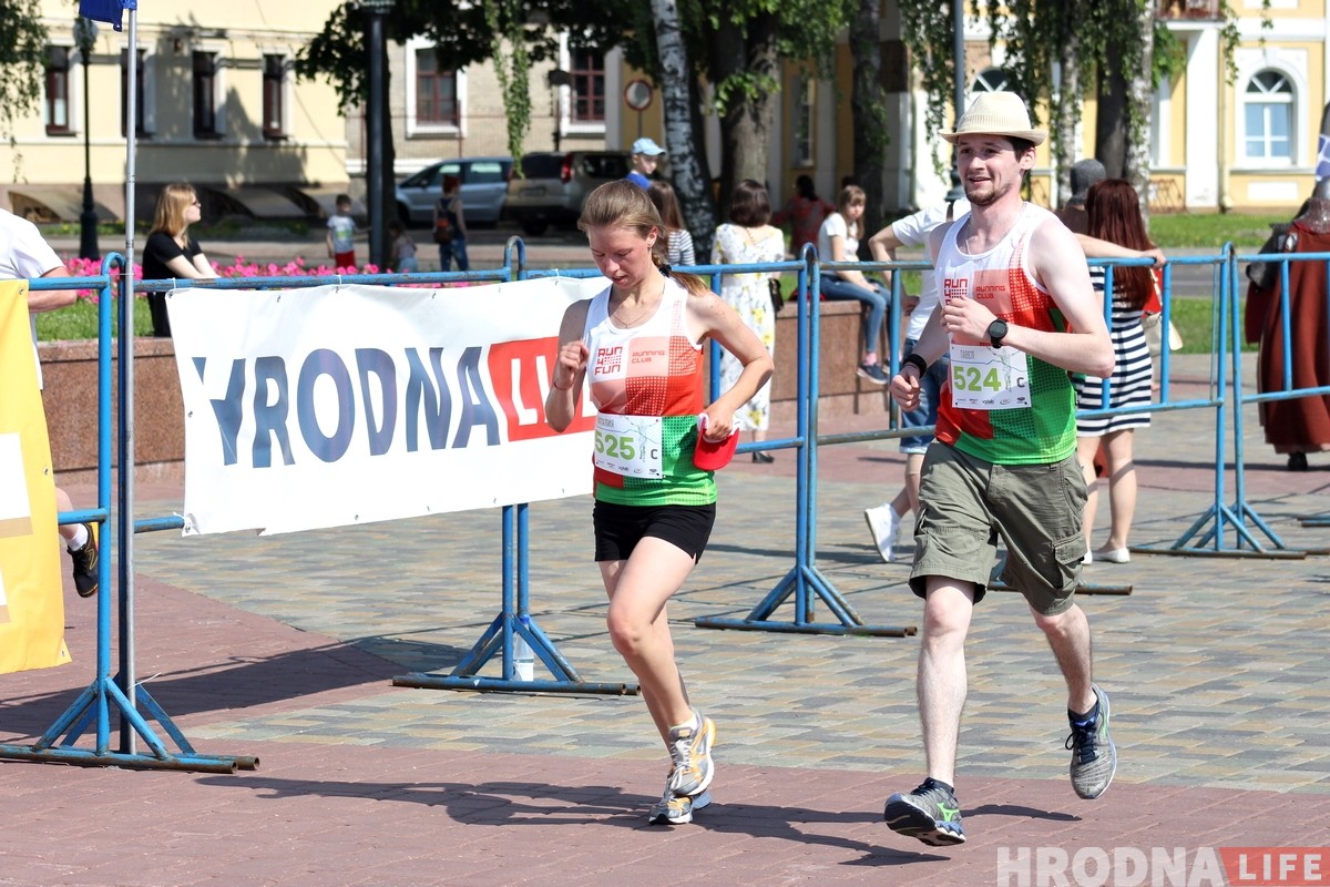 Трэцяя "Гарадзенская вандроўка” прайшла па вуліцах Гродна (ШУКАЙЦЕ СЯБЕ) Трэцяя "Гарадзенская вандроўка” прайшла па вуліцах Гродна (ШУКАЙЦЕ СЯБЕ)