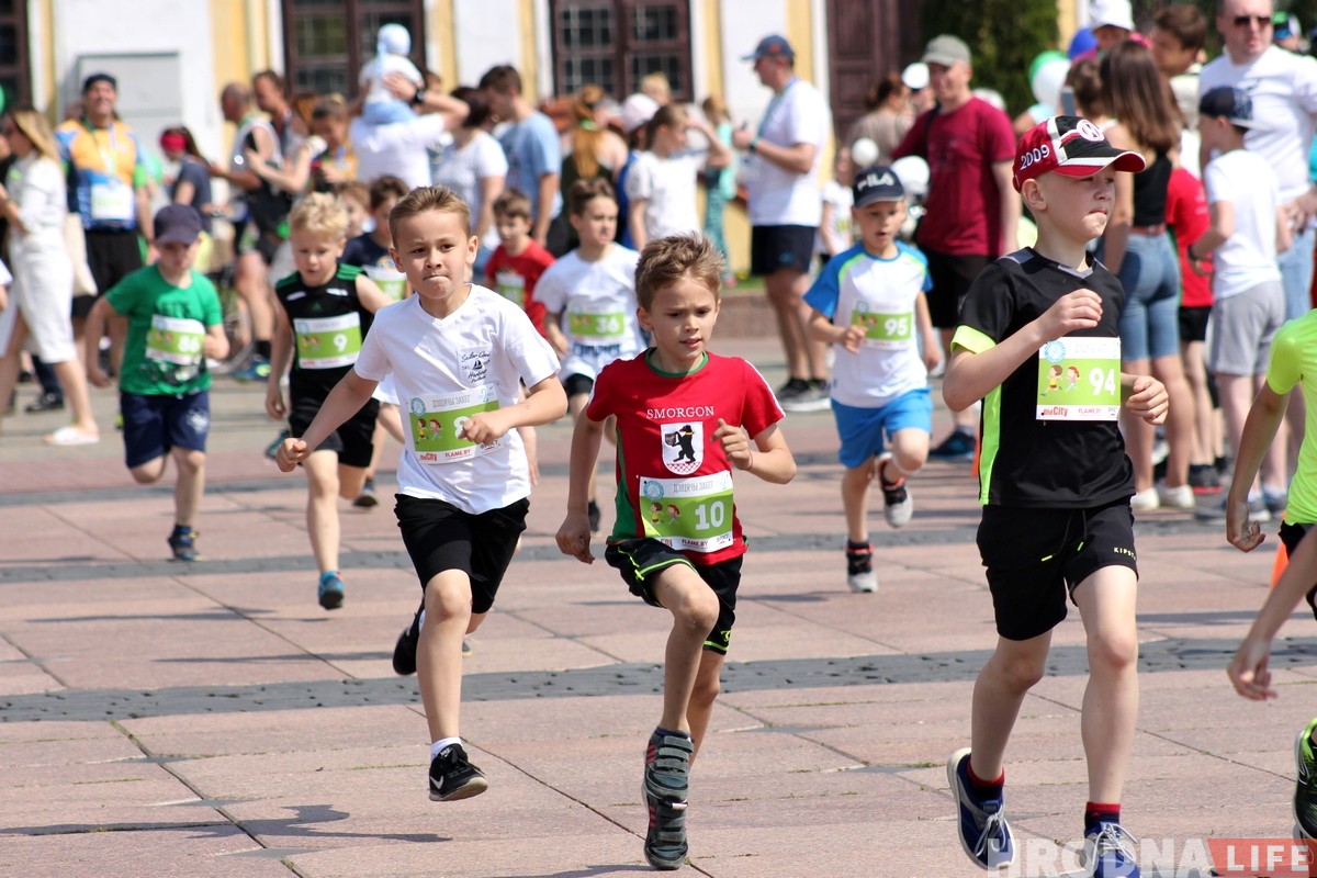 Трэцяя "Гарадзенская вандроўка” прайшла па вуліцах Гродна (ШУКАЙЦЕ СЯБЕ) Трэцяя "Гарадзенская вандроўка” прайшла па вуліцах Гродна (ШУКАЙЦЕ СЯБЕ)