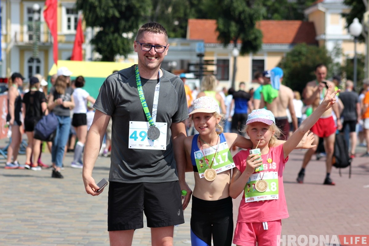 Трэцяя "Гарадзенская вандроўка” прайшла па вуліцах Гродна (ШУКАЙЦЕ СЯБЕ) Трэцяя "Гарадзенская вандроўка” прайшла па вуліцах Гродна (ШУКАЙЦЕ СЯБЕ)