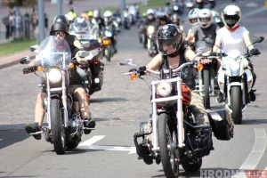 "ВелаГродна" 5 гадоў: сотні гродзенцаў на роварах асвятлілі вуліцы горада