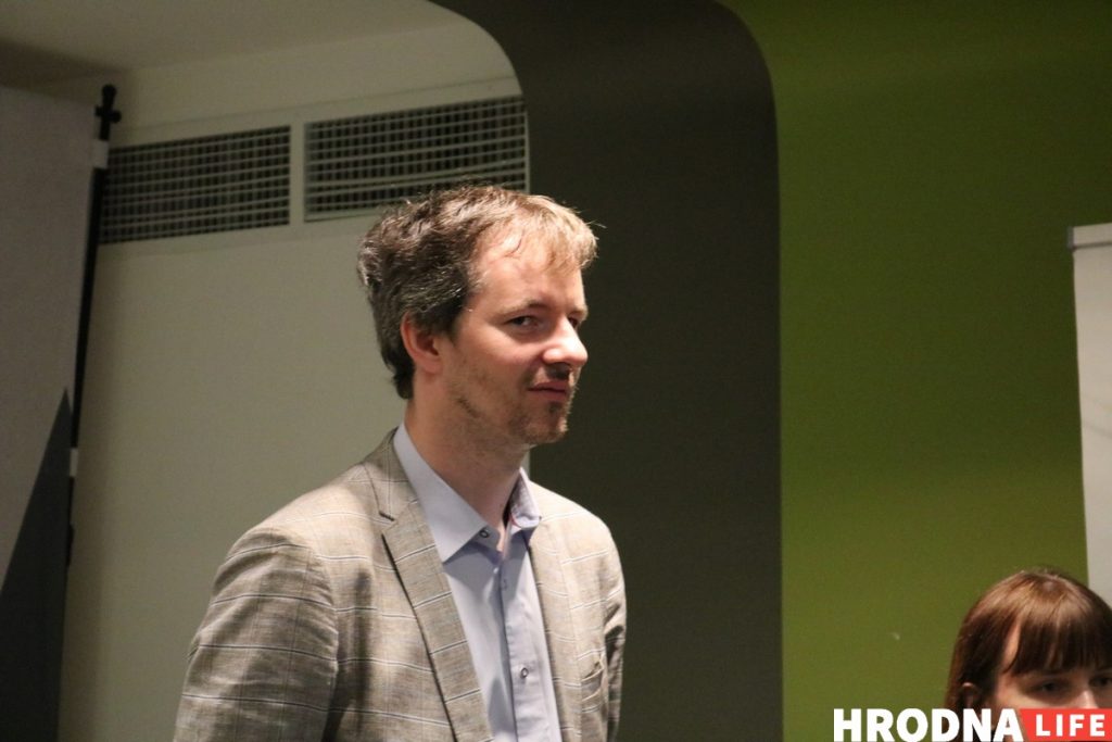 Раздзяляй і ўладар. У Гродне паказваюць выставу пра смецце