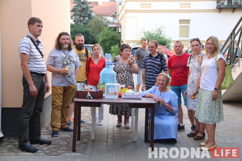 Святы Губерт сабраў сяброў і незвычайных звяроў у дворыку на Кірава Святы Губерт сабраў сяброў і незвычайных звяроў у дворыку на Кірава