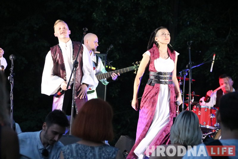 Фэст "Мяжа" закончылі музыкай і фаер-шоў Фэст "Мяжа" закончылі музыкай і фаер-шоў