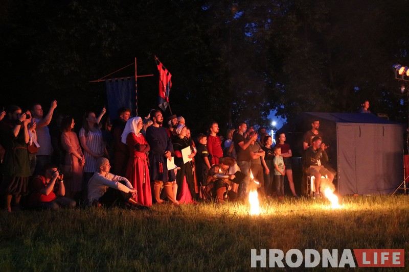 Фэст "Мяжа" закончылі музыкай і фаер-шоў Фэст "Мяжа" закончылі музыкай і фаер-шоў