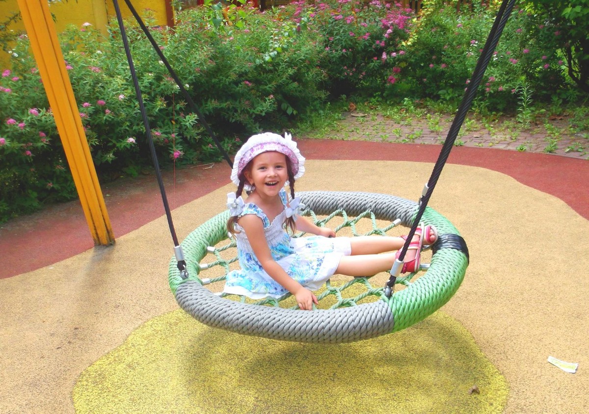 "Я очень хочу второе ушко и слышать, как все". Нужна помощь семилетней Алене Власенко