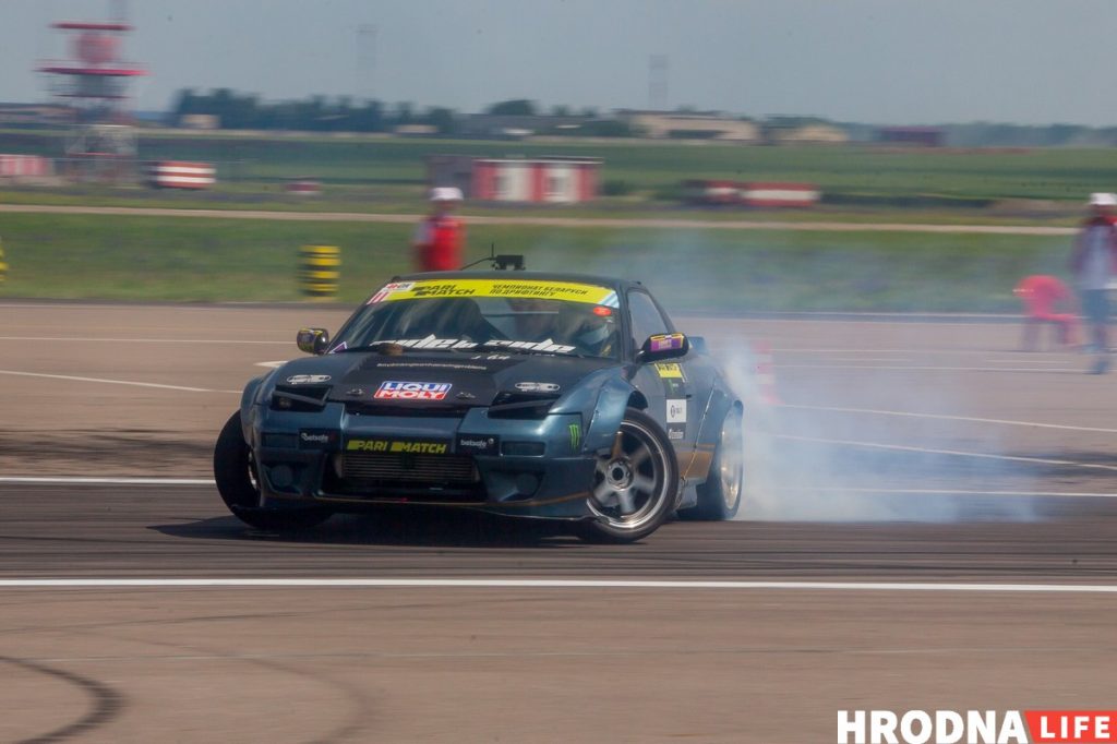 Найлепшыя ў заносах. Пад Гродна прайшоў Чэмпіянат Беларусі па дрыфтынгу