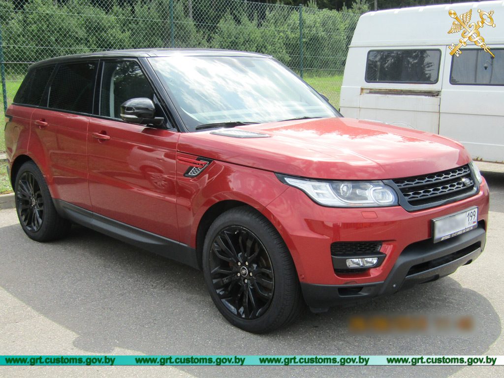 Гродзенскія мытнікі затрымалі красовер. Аказалася, ён у вышуку Інтэрпола