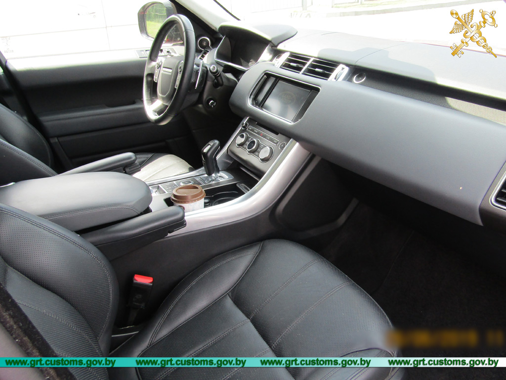 Гродзенскія мытнікі затрымалі красовер. Аказалася, ён у вышуку Інтэрпола Гродзенскія мытнікі затрымалі красовер. Аказалася, ён у вышуку Інтэрпола