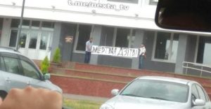 Лідскіх актывістаў пакаралі за плакат аб забруджанай Дзітве. У дачыненні да ЖКГ таксама пачаўся працэс