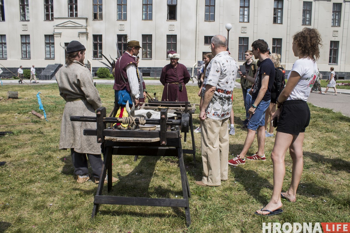 Адзін дзень з гісторыі Гродна: адноўленую гравюру XVI стагоддзя паказалі ў Новым замку Адзін дзень з гісторыі Гродна: адноўленую гравюру XVI стагоддзя паказалі ў Новым замку