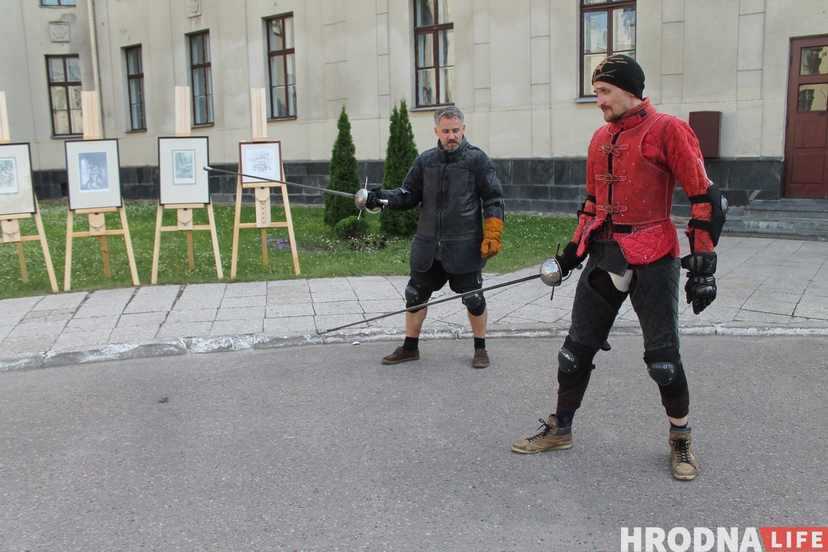 У Гродне прэзентавалі рух HEMA, які хочуць зрабіць алімпійскім відам спорту У Гродне прэзентавалі рух HEMA, які хочуць зрабіць алімпійскім відам спорту