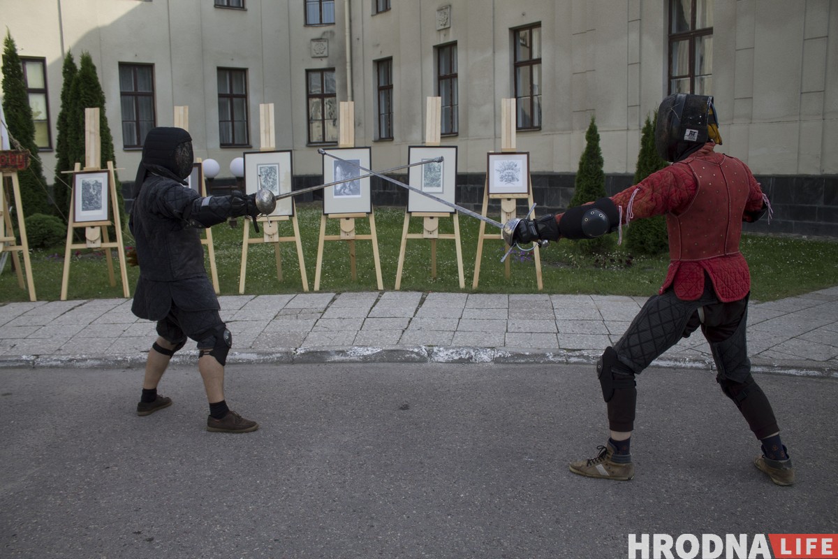 У Гродне прэзентавалі рух HEMA, які хочуць зрабіць алімпійскім відам спорту У Гродне прэзентавалі рух HEMA, які хочуць зрабіць алімпійскім відам спорту
