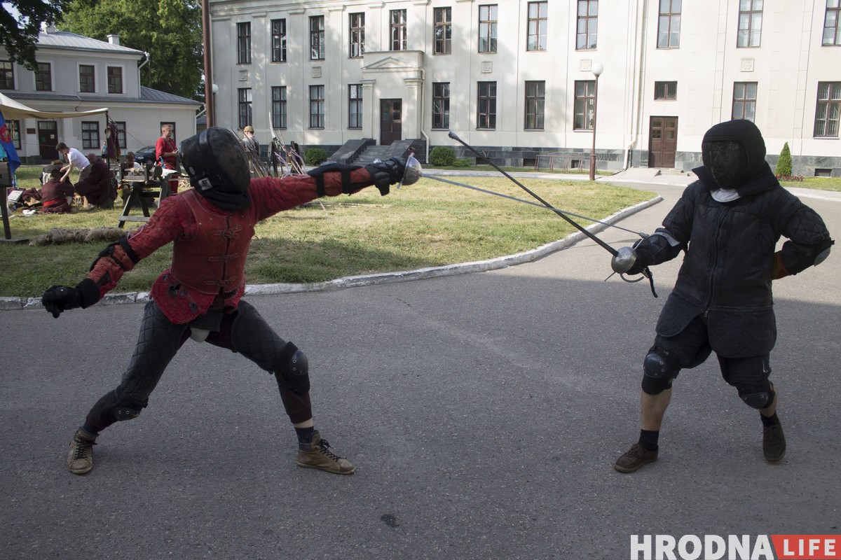 У Гродне прэзентавалі рух HEMA, які хочуць зрабіць алімпійскім відам спорту У Гродне прэзентавалі рух HEMA, які хочуць зрабіць алімпійскім відам спорту