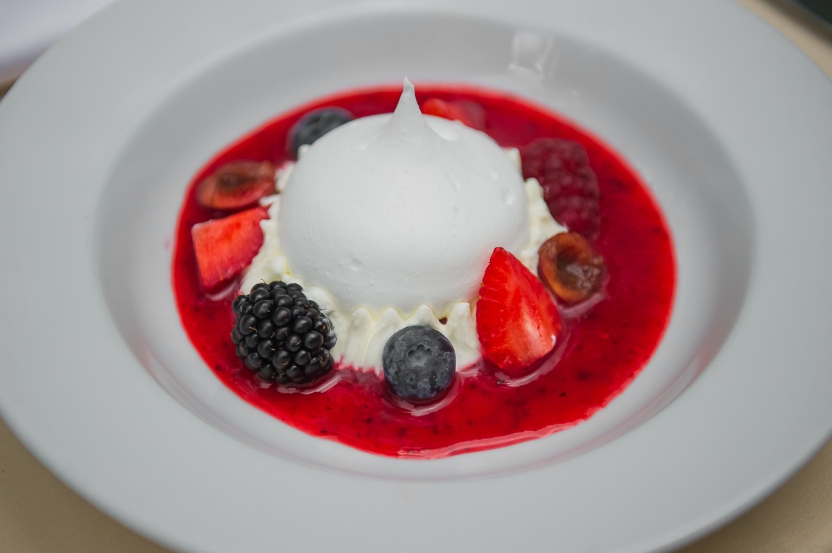 Ці свеціць Беларусі зорка "Мішлена": у Гродне прайшла вячэра ад французскага шэф-кухара Ці свеціць Беларусі зорка "Мішлена": у Гродне прайшла вячэра ад французскага шэф-кухара