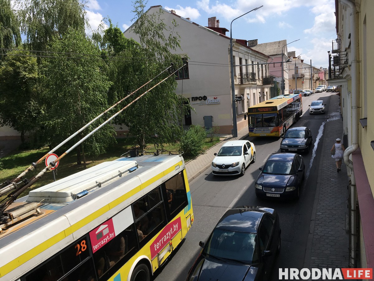 Небольшое ДТП в центре. Пробка образовалась моментально