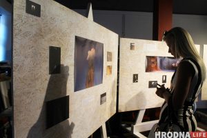 Галерэі, якіх не існуе: глядзіце, якую інсталяцыю стварылі пад Гродна Галерэі, якіх не існуе: глядзіце, якую інсталяцыю стварылі пад Гродна