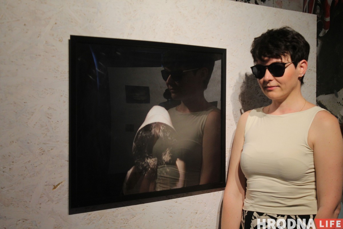 «Будзе святло або будзе цемра?». Аляксандр Саенка адкрыў самую асабістую і самую галоўную выставу «Будзе святло або будзе цемра?». Аляксандр Саенка адкрыў самую асабістую і самую галоўную выставу