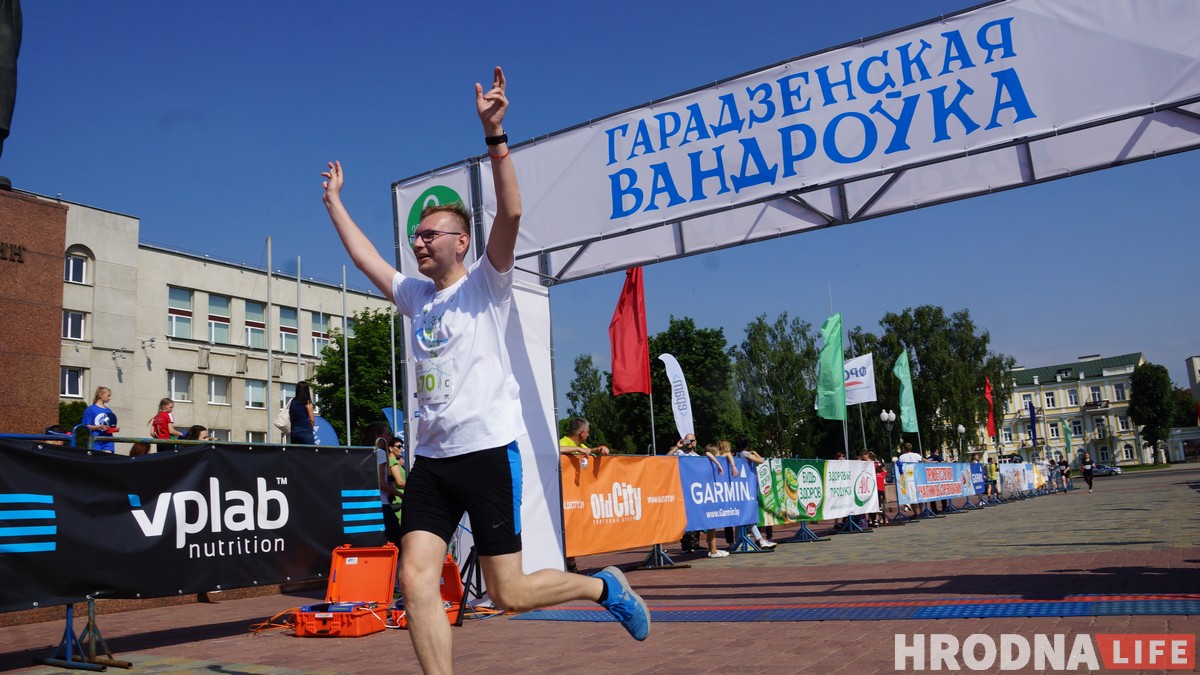 Трэцяя "Гарадзенская вандроўка” прайшла па вуліцах Гродна (ШУКАЙЦЕ СЯБЕ) Трэцяя "Гарадзенская вандроўка” прайшла па вуліцах Гродна (ШУКАЙЦЕ СЯБЕ)