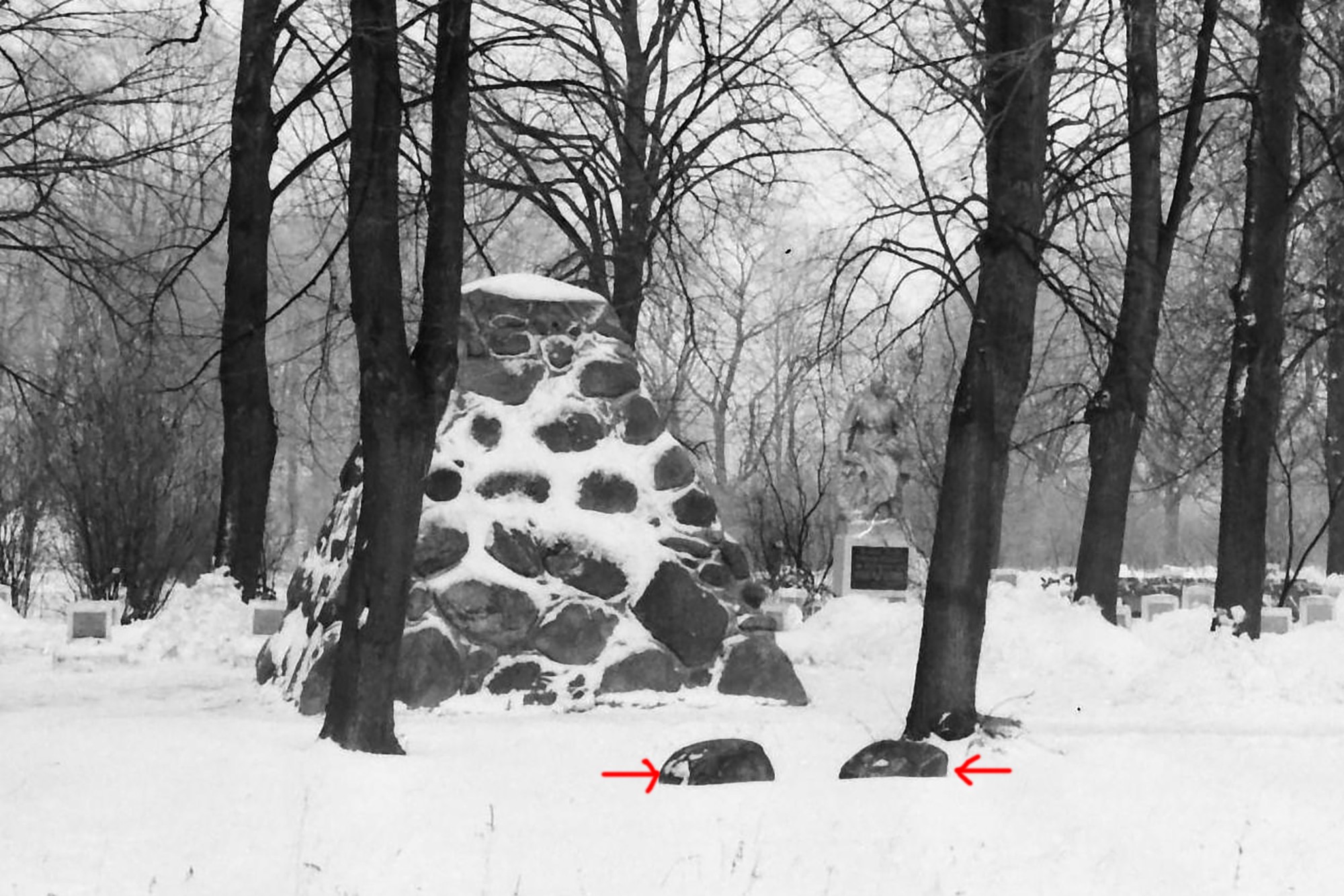 Камень з магілы нямецкага салдата, які знайшлі на Нёмане, перавезлі на вайсковыя могілкі