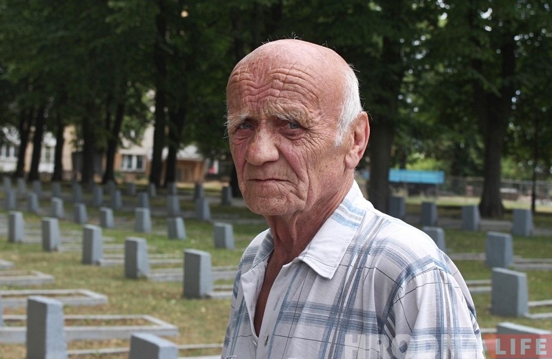 Камень з магілы нямецкага салдата, які знайшлі на Нёмане, перавезлі на вайсковыя могілкі