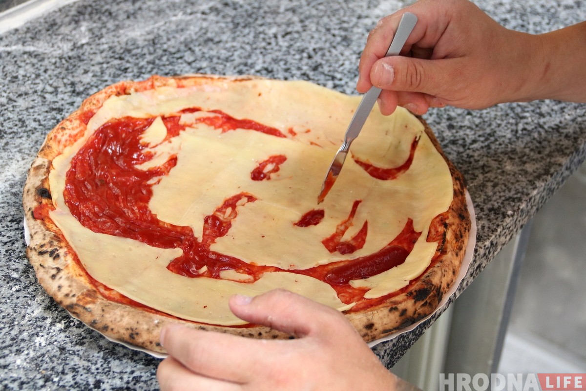 У гродзенскім Pizzatruck зрабілі піцу з партрэтам гангстара Мэера Ланскага