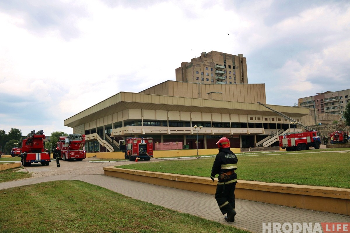 Кинотеатр "Октябрь" не горит: у гродненских спасателей проходят внезапные учения