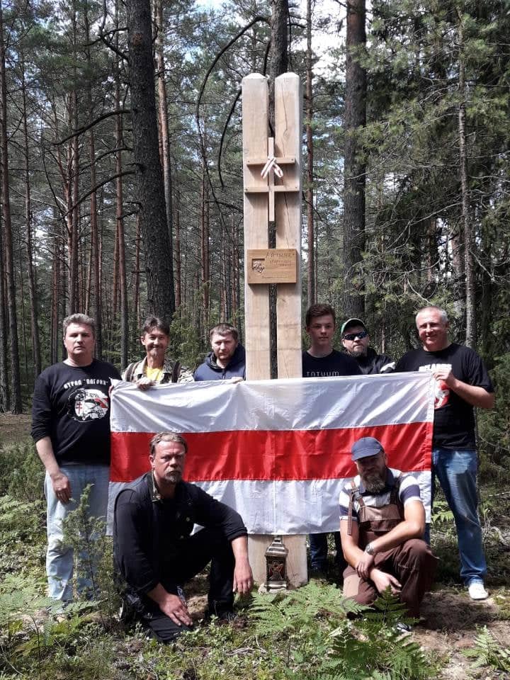 Гродзенскія актывісты ставяць на месцах баёў паўстанцаў-"каліноўцаў" памятныя знакі Гродзенскія актывісты ставяць на месцах баёў паўстанцаў-"каліноўцаў" памятныя знакі