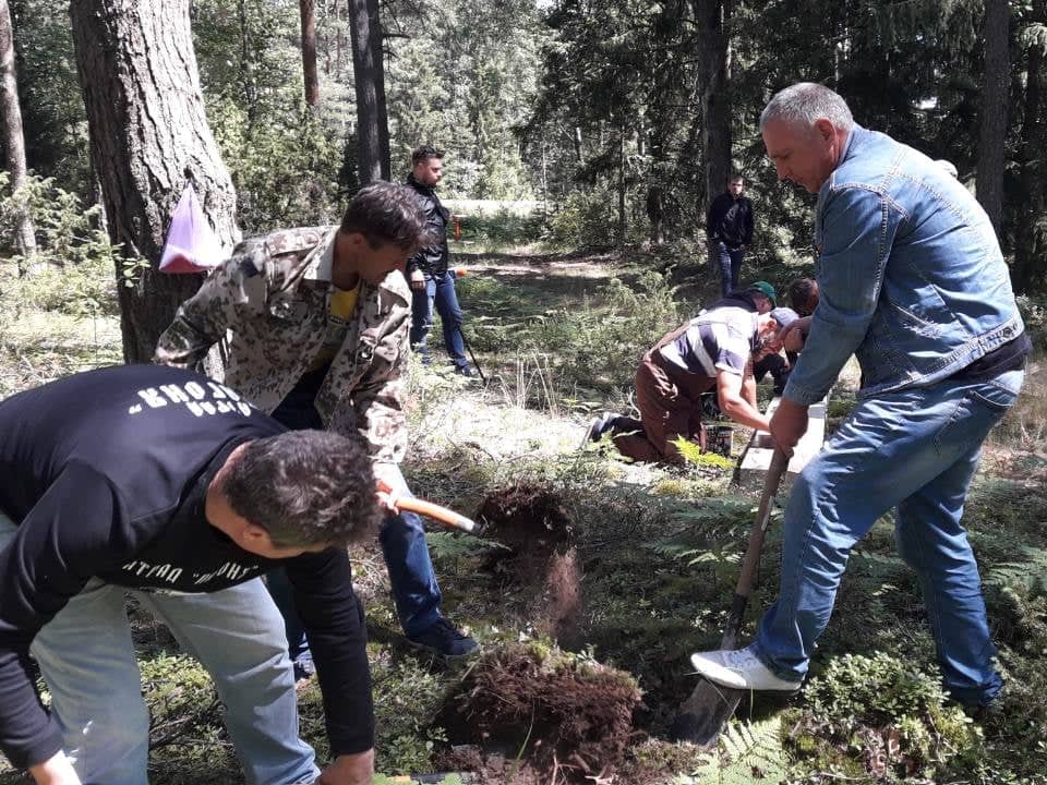 Гродзенскія актывісты ставяць на месцах баёў паўстанцаў-"каліноўцаў" памятныя знакі Гродзенскія актывісты ставяць на месцах баёў паўстанцаў-"каліноўцаў" памятныя знакі