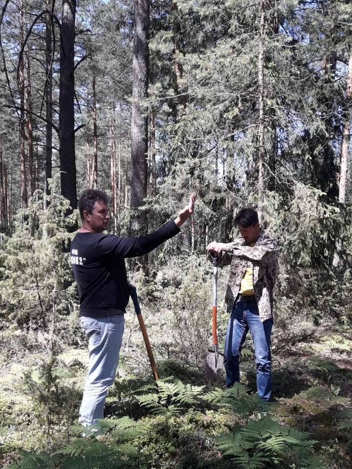Гродзенскія актывісты ставяць на месцах баёў паўстанцаў-"каліноўцаў" памятныя знакі Гродзенскія актывісты ставяць на месцах баёў паўстанцаў-"каліноўцаў" памятныя знакі