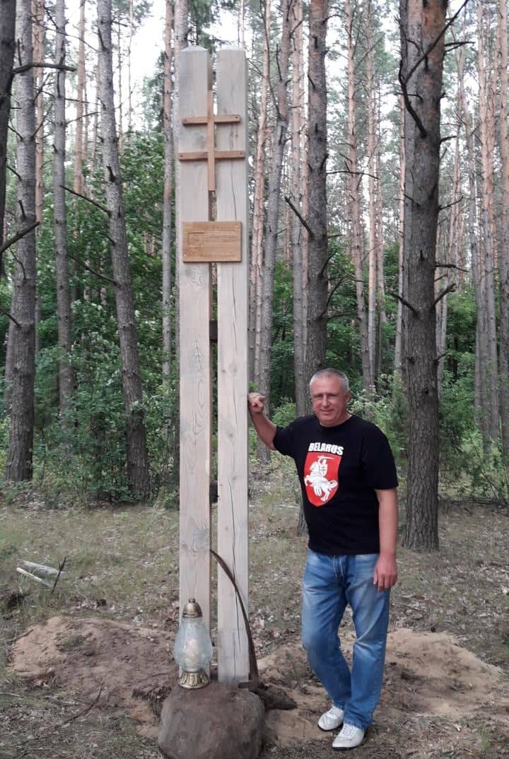 Гродзенскія актывісты ставяць на месцах баёў паўстанцаў-"каліноўцаў" памятныя знакі Гродзенскія актывісты ставяць на месцах баёў паўстанцаў-"каліноўцаў" памятныя знакі