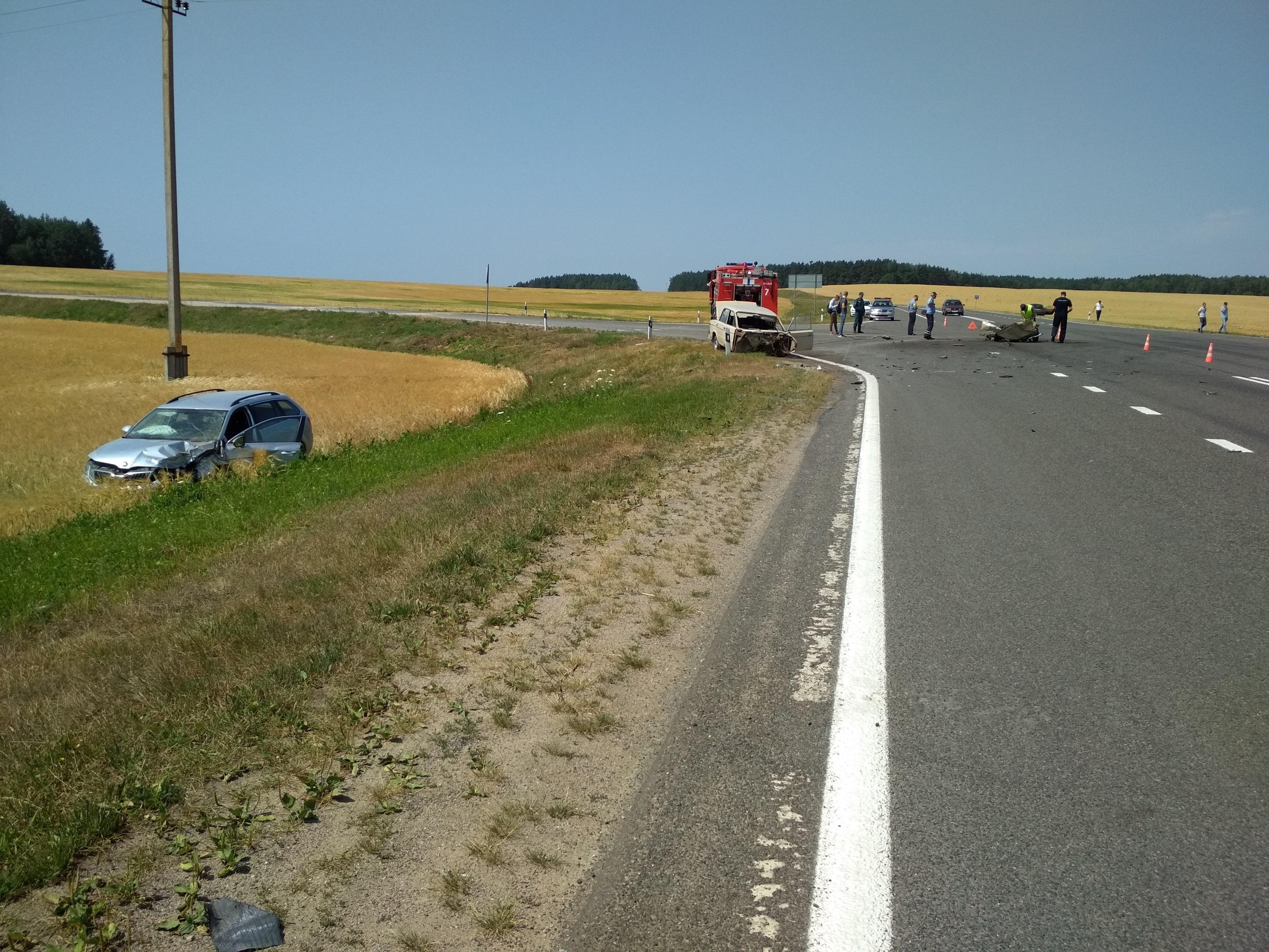 Пад Гродна сутыкнуліся "Жыгулі" і "Шкода". Кіроўца ў рэанімацыі Пад Гродна сутыкнуліся "Жыгулі" і "Шкода". Кіроўца ў рэанімацыі