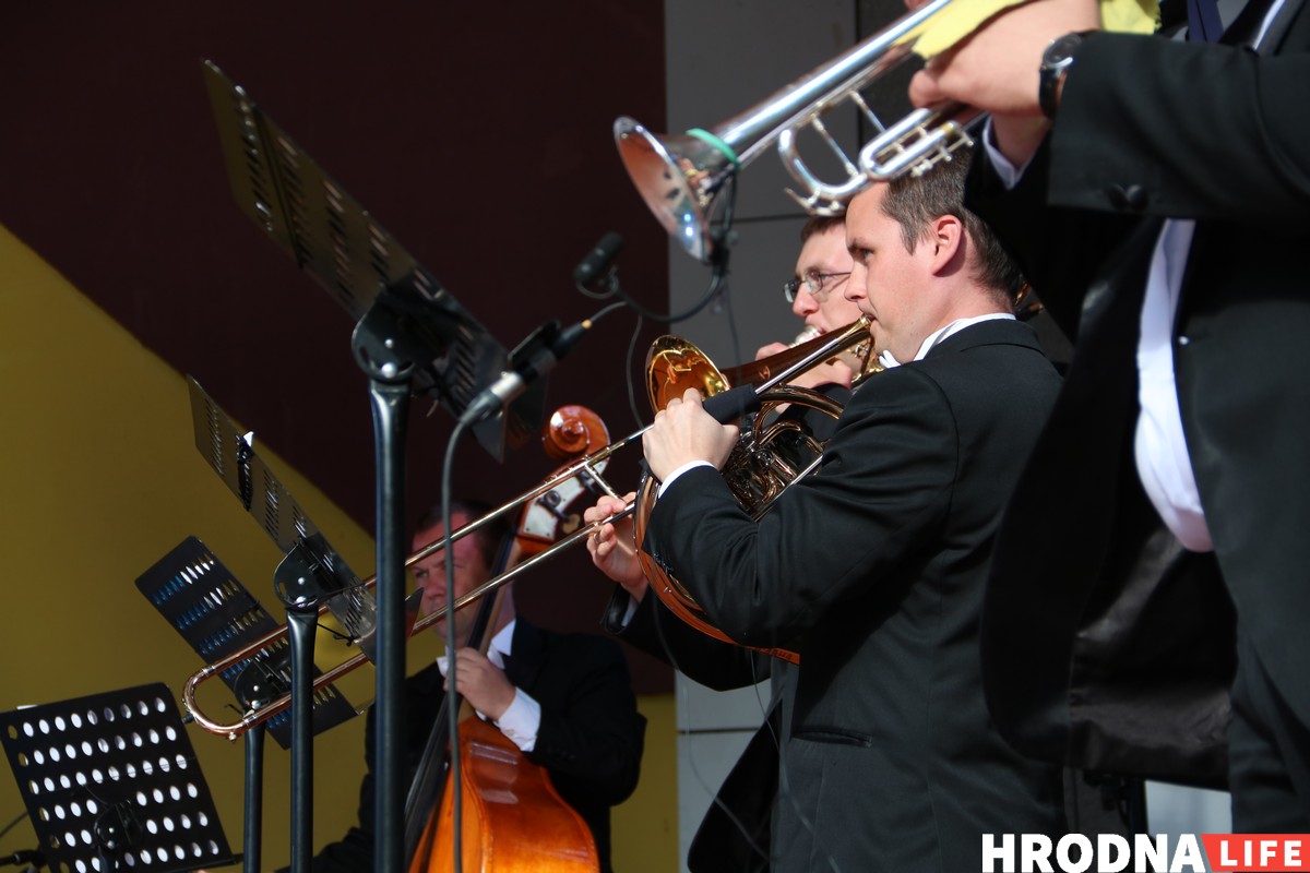 Застрэліць качку на вячэру і станцаваць вальс. У парку Жылібера гралі Штрауса для ўсіх Застрэліць качку на вячэру і станцаваць вальс. У парку Жылібера гралі Штрауса для ўсіх