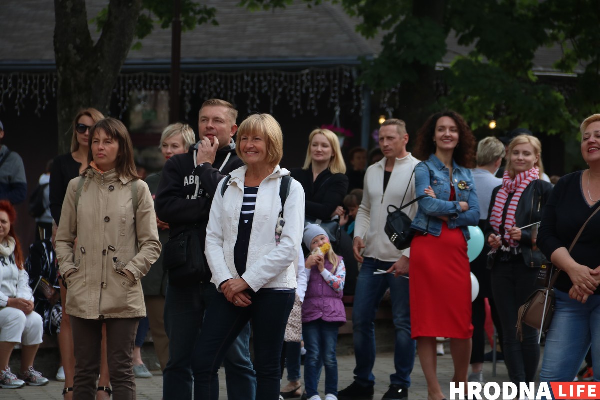 Застрэліць качку на вячэру і станцаваць вальс. У парку Жылібера гралі Штрауса для ўсіх Застрэліць качку на вячэру і станцаваць вальс. У парку Жылібера гралі Штрауса для ўсіх