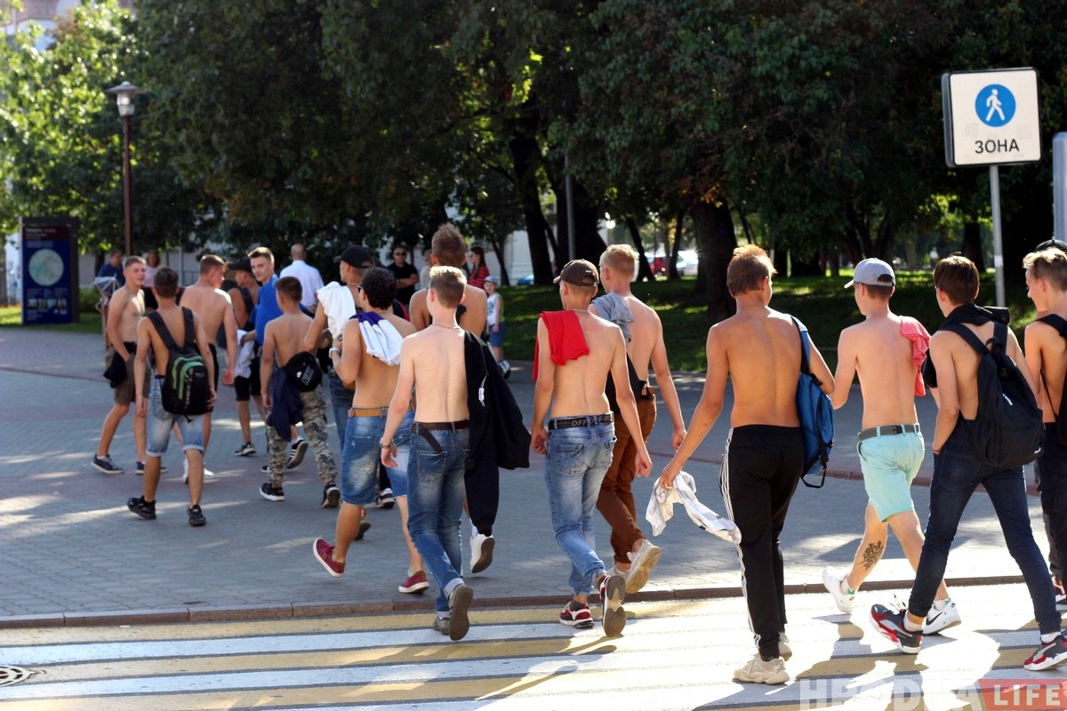 Марш Каржа: гродзенцы прайшліся па Савецкай з песнямі і фаерамі