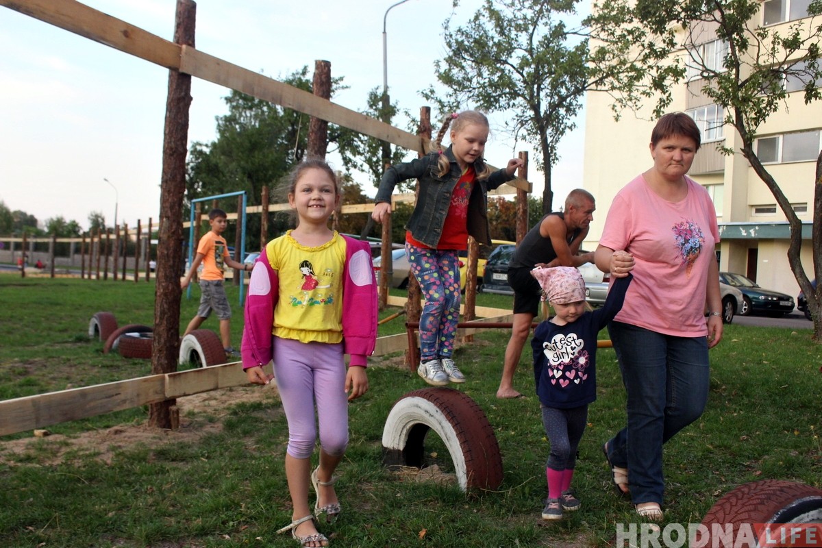 «Я не собираюсь строить забегаловку». Жители Ожешко не хотят видеть в своем дворе кафе-кондитерскую
