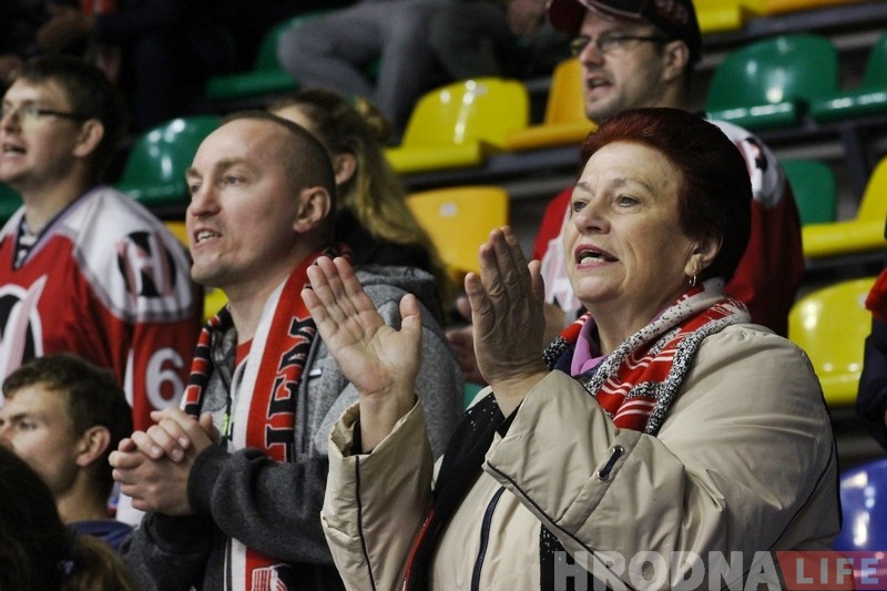 Ушла из жизни бабушка Галя - самая пожилая фанатка хоккейного "Немана"