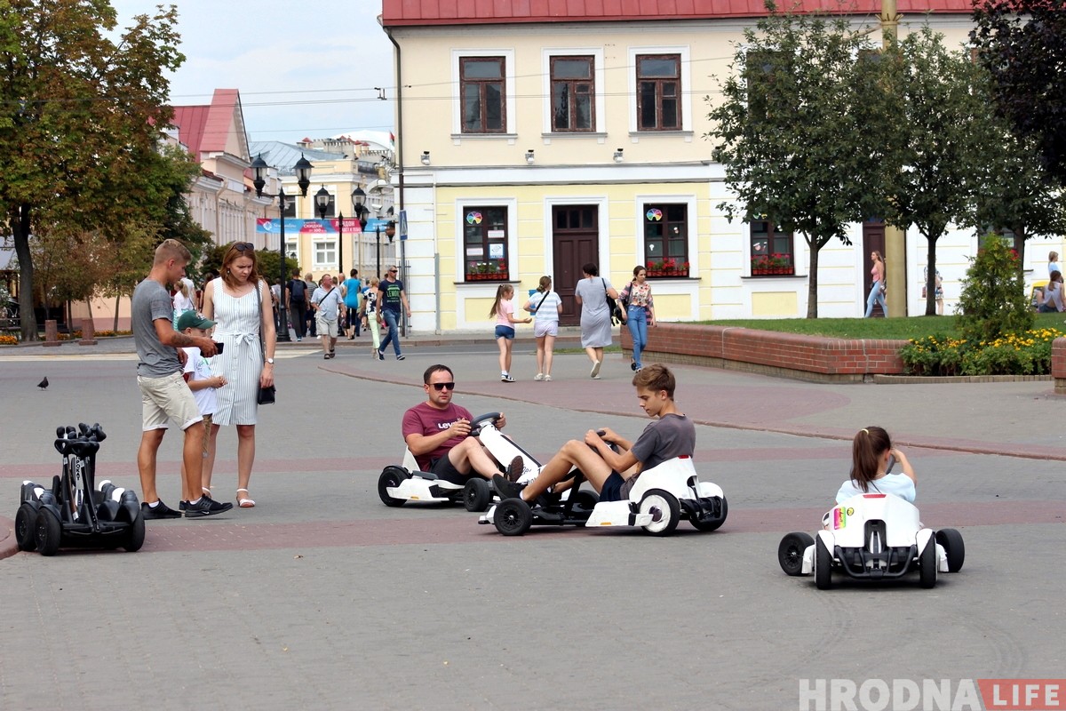Канфлікт на Савецкай плошчы: 7-гадовы хлопчык на электракарце збіў жанчыну