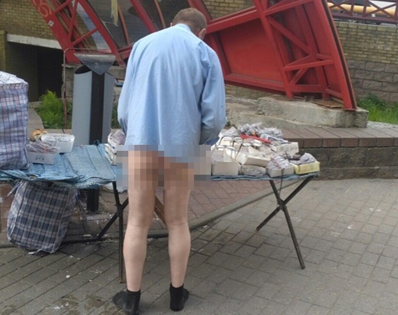 У Гродне прадавец акуляраў гандляваў без штаноў