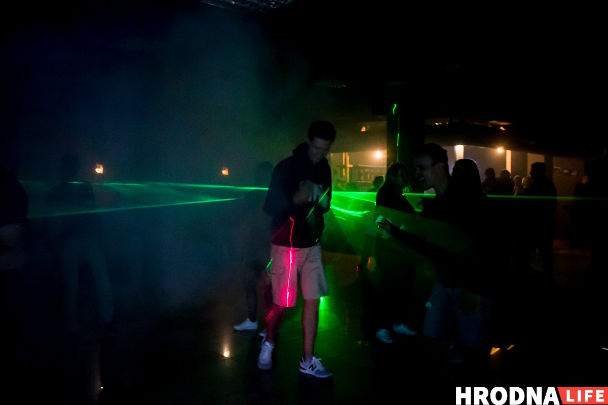 У Гродне адкрыўся бар Crazy Dog: глядзі фота з першай паці У Гродне адкрыўся бар Crazy Dog: глядзі фота з першай паці