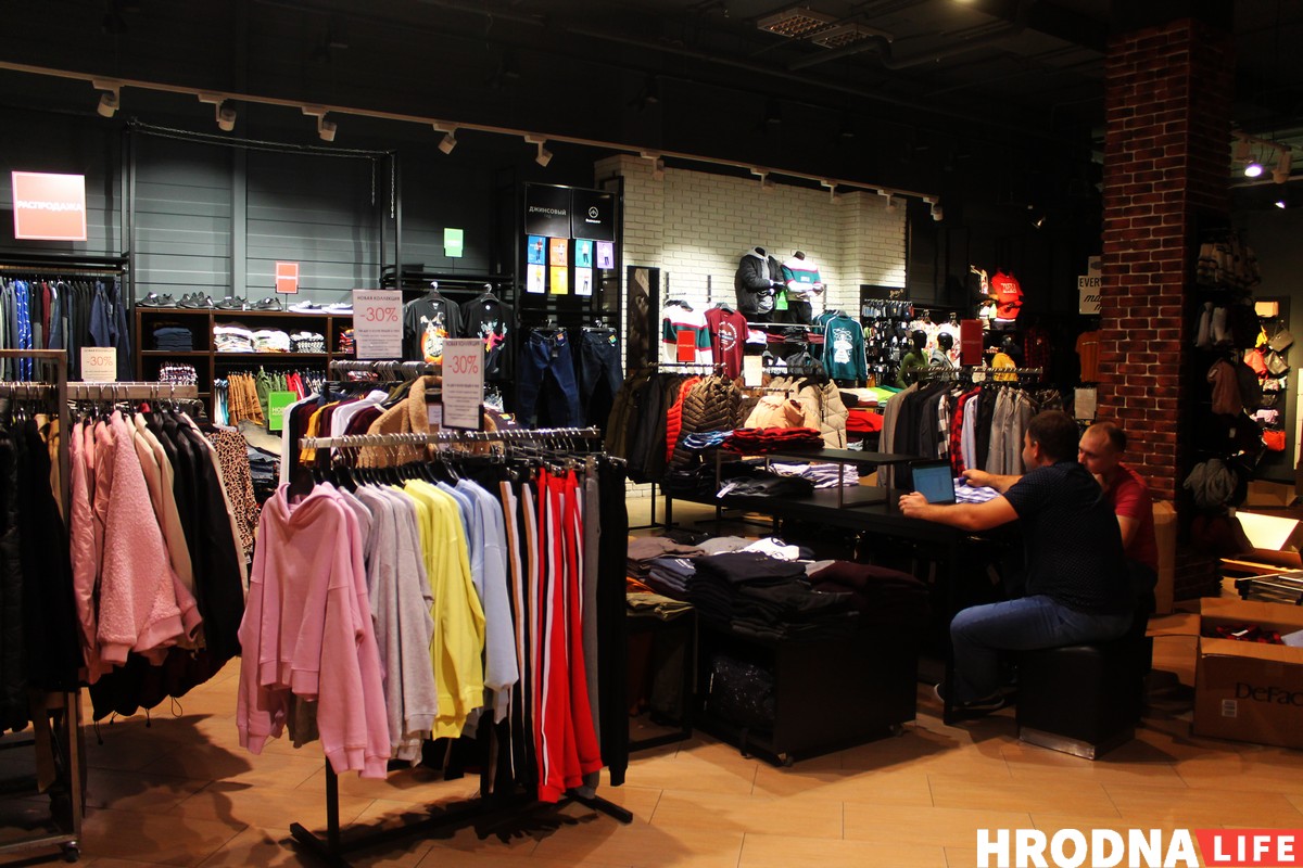 З OldCity высяляюць краму House. Самаўпраўства ці неабходнасць? З OldCity высяляюць краму House. Самаўпраўства ці неабходнасць?