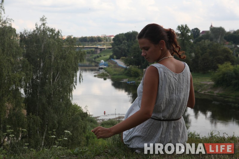 “Нават сабака адзін на ўсіх”. Мастачка з Гродна падрыхтавала выставу пра італьянскую вёску і яе жыхароў