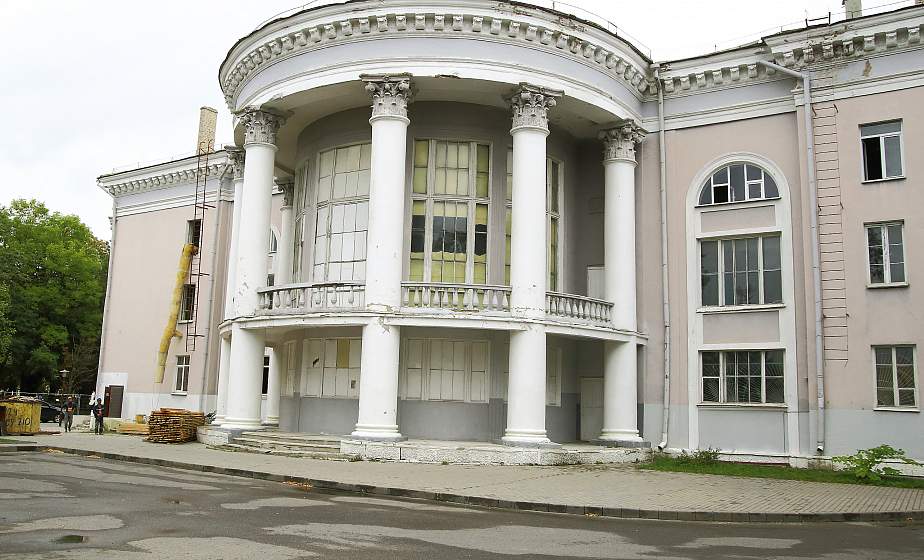 Палац культуры тэкстыльшчыкаў мяняюць унутры і знешне