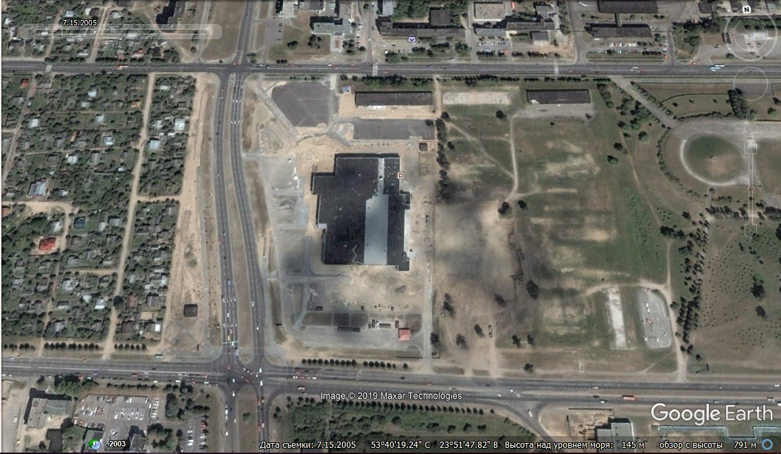 Першыя гіпермаркеты, рэканструкцыя Савецкай, новы стадыён і барацьба з азеляненнем: як забудоўваўся Гродна