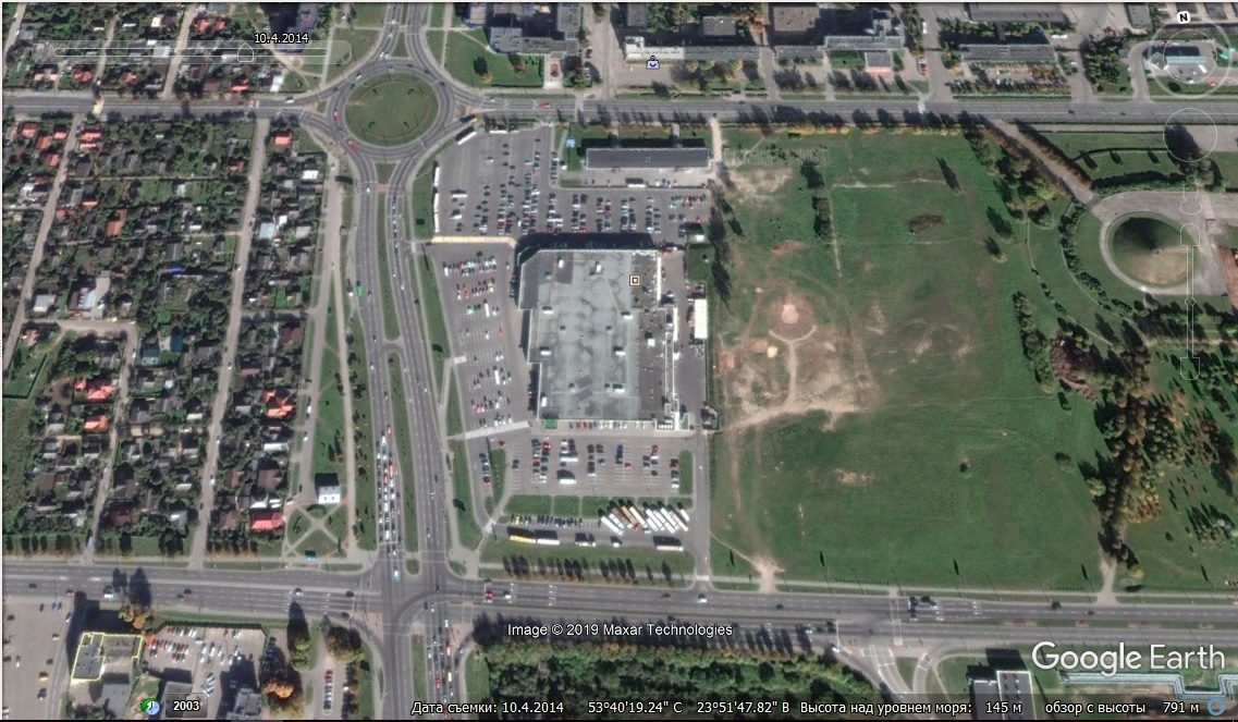 Першыя гіпермаркеты, рэканструкцыя Савецкай, новы стадыён і барацьба з азеляненнем: як забудоўваўся Гродна