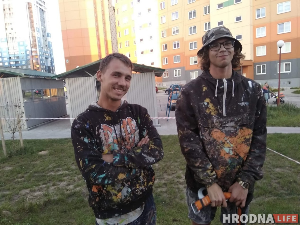 Сланечнік, валошка і мак: У Гродне «расцвітаюць» шматпавярховікі