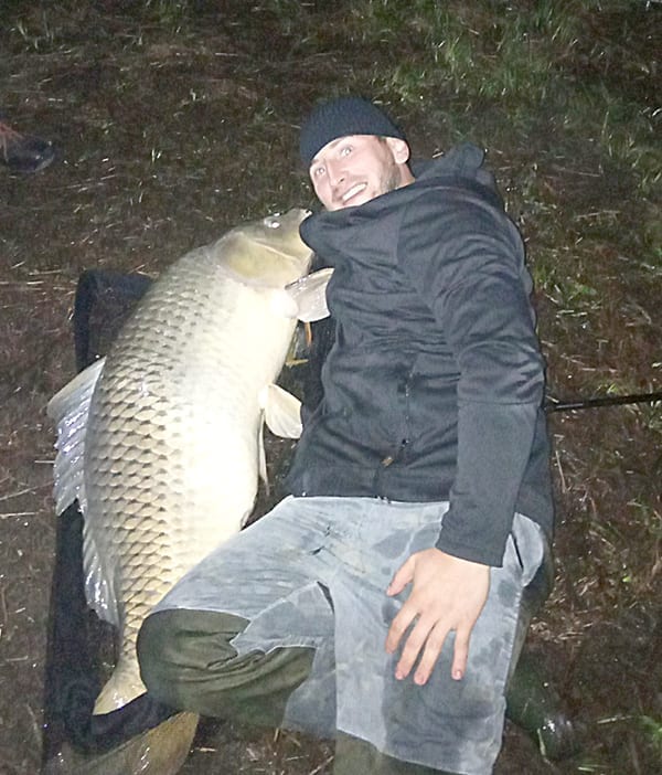 Жыхар Воранава злавіў 32-кілаграмовага карпа... і перасяліў яго ў Мінскую вобласць