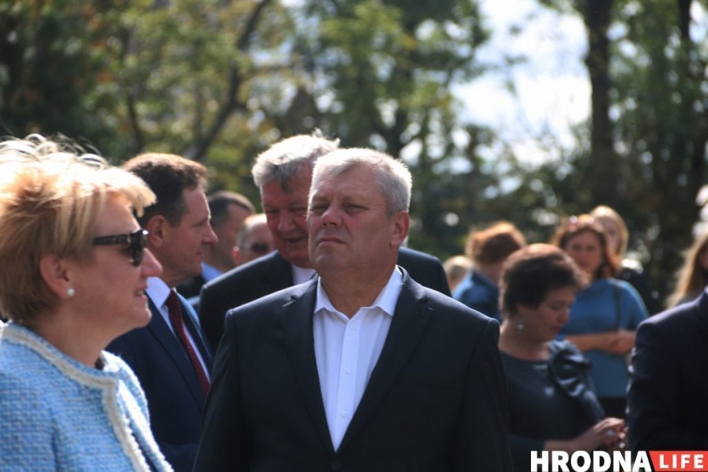 "Людзі - гэта таксама эпоха". У Гродне адкрылі выставу рэтра-здымкаў на мосце